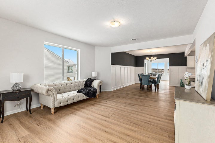 20250923050123230231000000-o